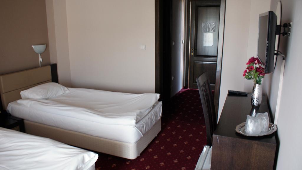 Pensiunea Novis Iasi Exterior photo